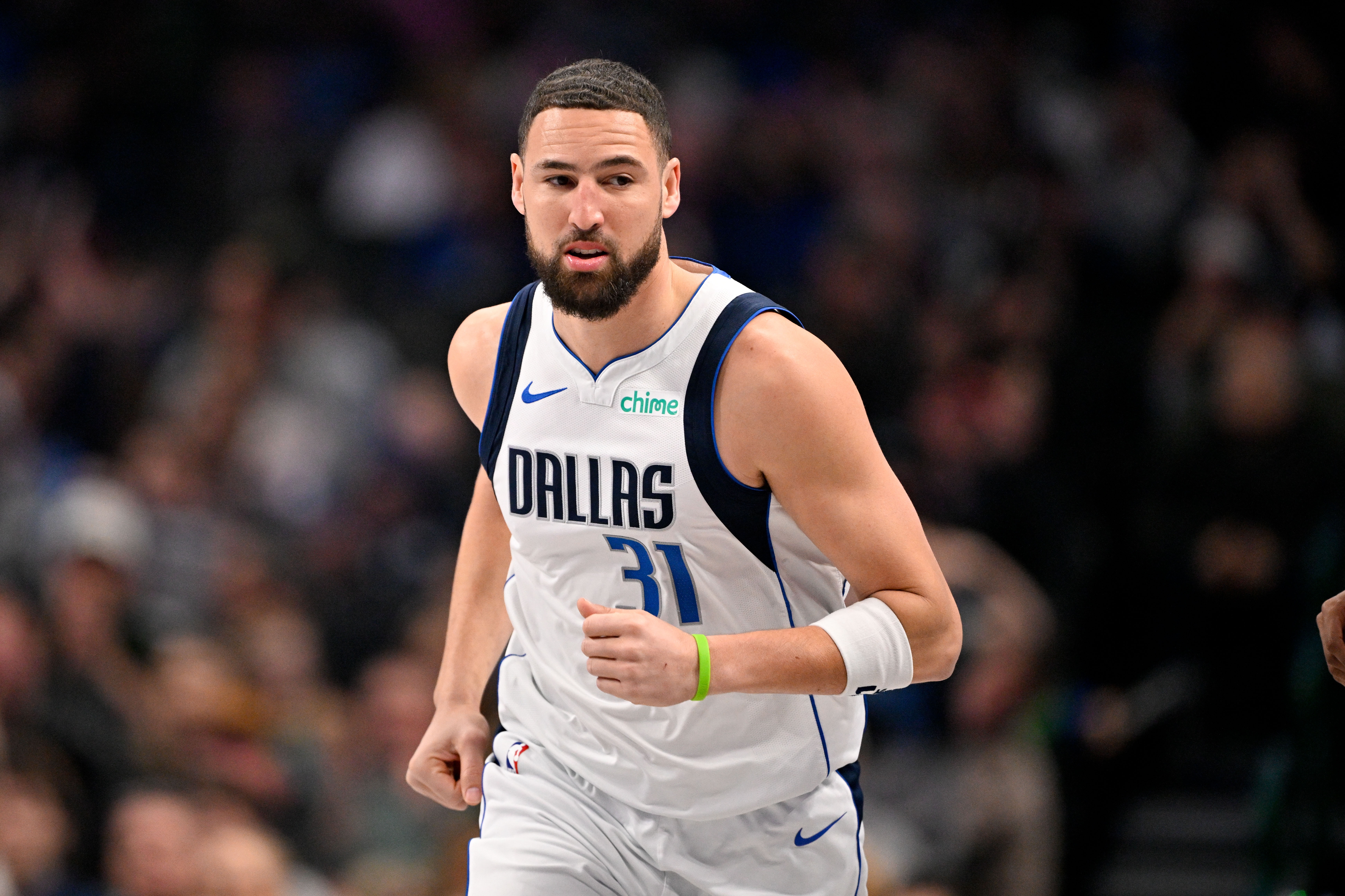 近期手感回暖！克莱12中5得14分5板2助2断 三分7中4