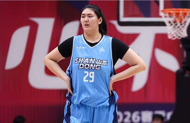 世界杯官网直播软件下载官方正版最新版-张子宇签约山东高速女篮是巨大失误，侯冰并不是知人善任的好教练