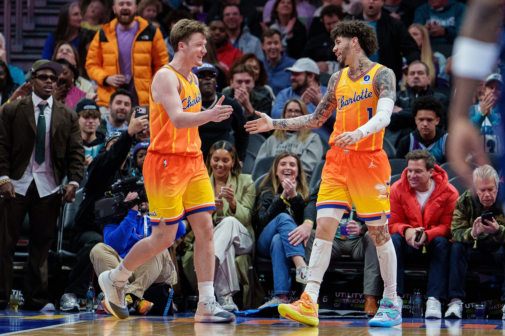 世界杯官方正版客户端下载-还剩两场比赛！三分王之争差距继续缩小：克尼佩尔268 三球261